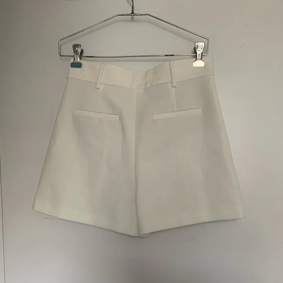 Zara Pleated Shorts - Picture 7 of 10